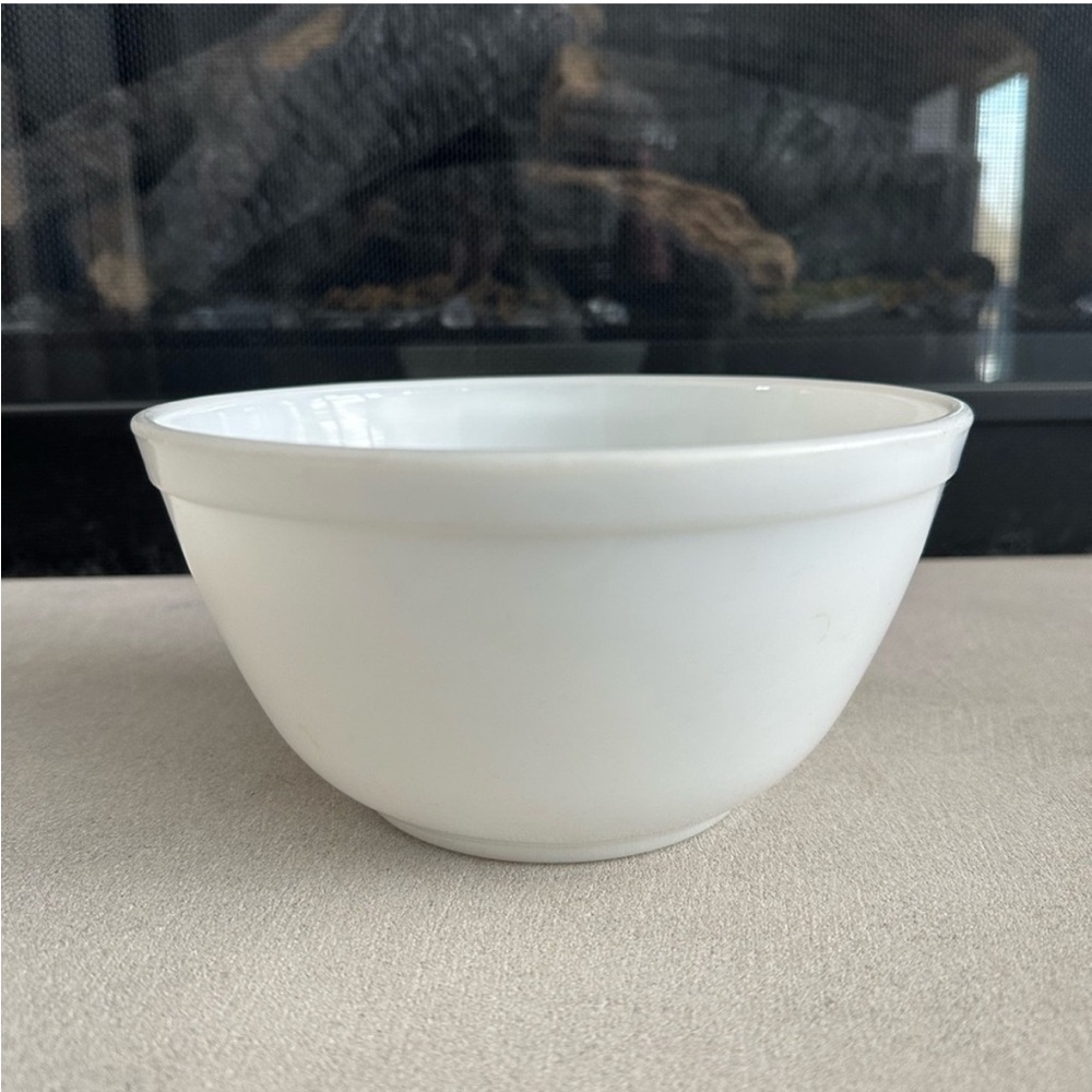402 Pyrex Bowl White